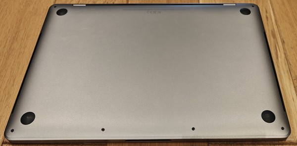 MacBook Pro 2020 13 2ghz i5 16GB RAM 500GB SSD 160 Cycles Good Condition - image 2