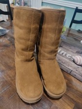 UGG Bailey Bow II Genuine Shearling Chestnut Boots Size 7 Gently Used