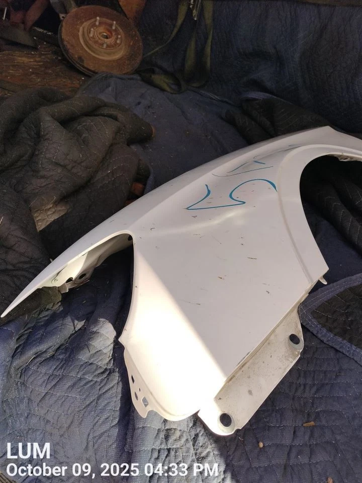 WHT LEFT FENDER 8V5821105A 2015-2020 AUDI A3 AUDI Foto 3 de 4