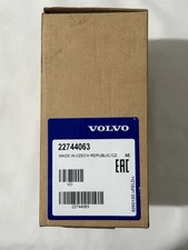 Volvo 22744063 DEF Doser Injector SCR Exhaust Valve Genuine OEM New D13 Mack