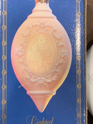 VINTAGE 1992 WHITE LIGHTED PORCELAIN CHRISTMAS ORNAMENT BY ROMAN HOLIDAYS DECOR - Picture 2 of 3