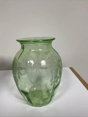 Vintage Anchor Hocking Ballerina Cameo GREEN Uranium Depression Glass 8" Vase