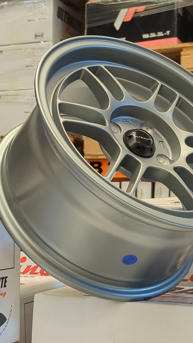 車 FORMULA ONE 15インチ6.5JET18 7J ET0 4穴114.3