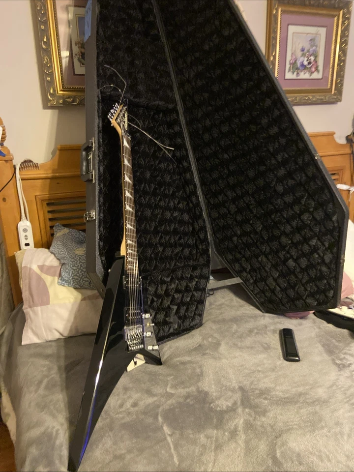 JACKSON RHODES FLYING V FLOYD ROSE BLACK ELECTRIC GUITAR - Image 2 of 3