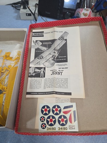 3 LINDBERG KITS NO 534:98 CURTISS JENNY JN-4D MODEL KITS. 2 New, 1 Used - Picture 12 of 14