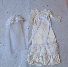 Vintage Barbie 1972 #3361 Sweetheart Satin wedding dress