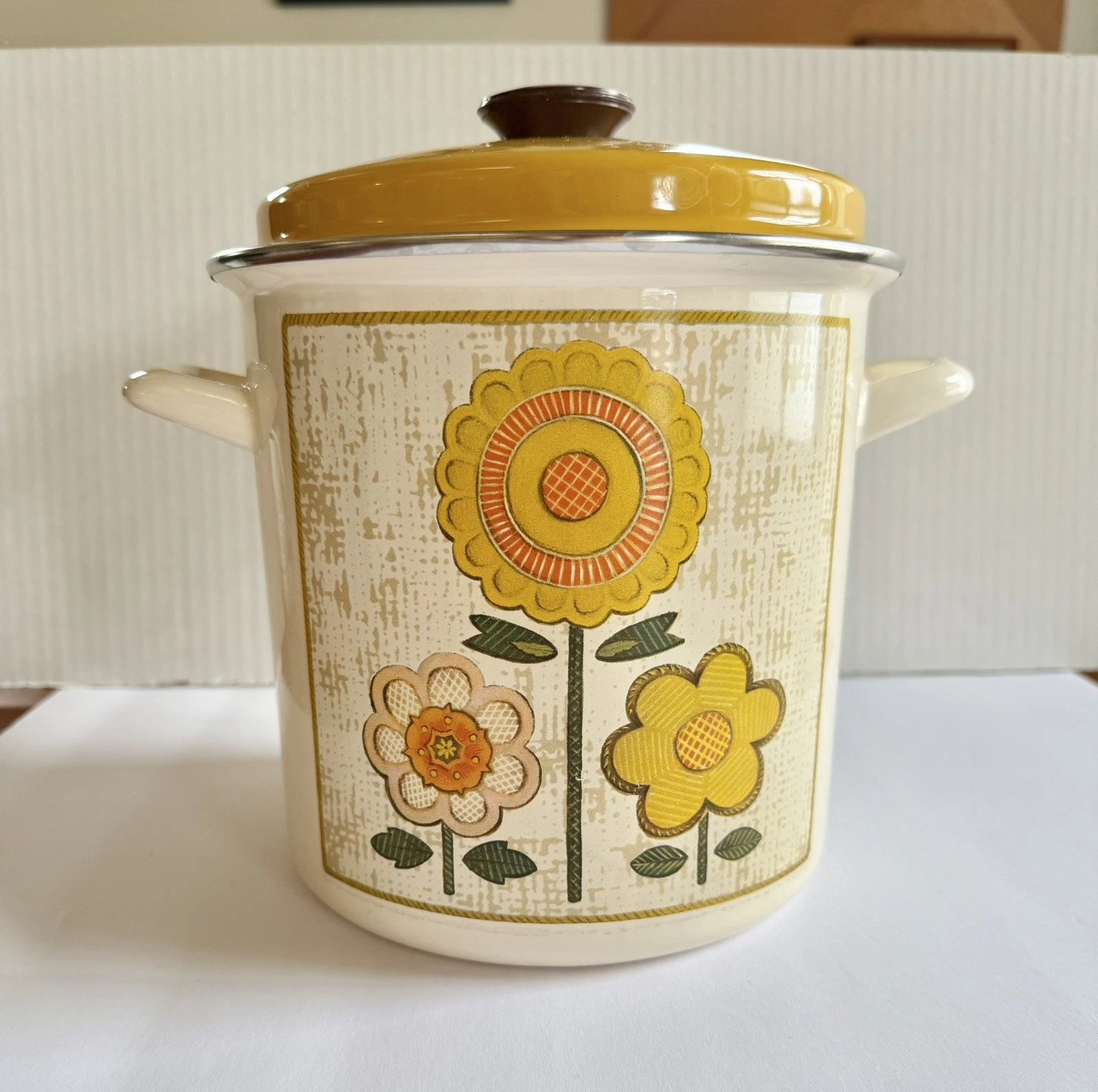 Vintage 1970s 4 Qt. Enamelware Stockpot w/ Canning Insert Yellow Flowers Retro