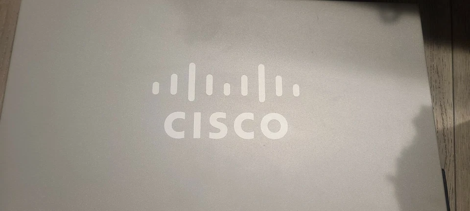 Cisco 28port Gigabit stackable managed switch SG 500-28 excellent condition! - Image 3 of 4