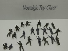 Plastic Army Men Green / Grey 1 to 1 1/2 Inch Articulating at waist Parts Lot