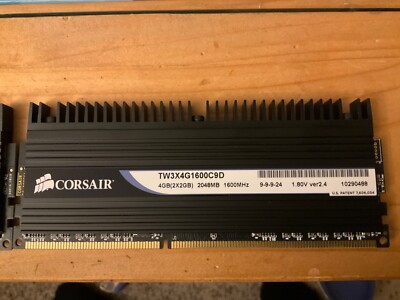 Speicher corsair TW3X4G1600C9D version 2.4