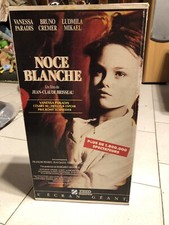 plan média en forme de boitier VHS Noce Blanche vanessa Paradis Cremer 39X21 Cms