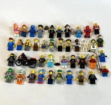 Lego Lot Mini figures 40 Figs + Accessories  Motorcycle Snake Canyon Kitty Pop