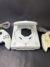 Sega Dreamcast Video Game Console 2 Controllers