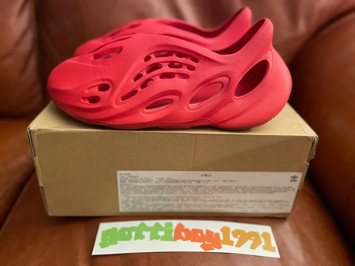 Yeezy Foam RNNR Vermillion - GW3355 M11