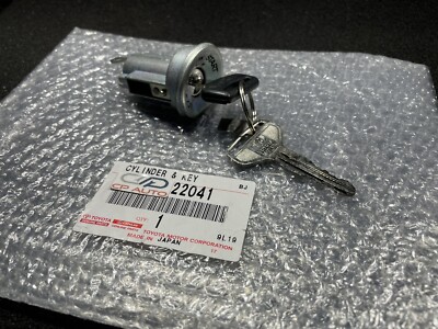 80 - 81 TOYOTA CORONA KEY IGNITION CYLINDER LOCK SWITCH WITH KEYS