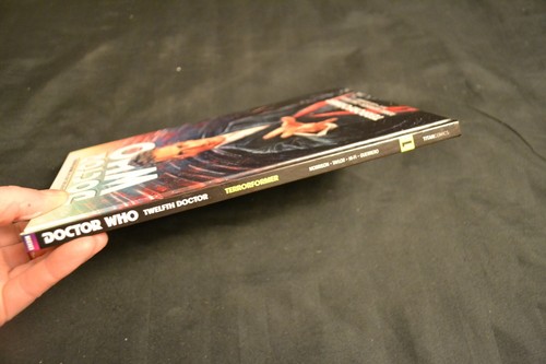 Hardback Graphic Novel Doctor Who Twelfth Doctor Volume 1 Terrorformer 20Docto15 - Picture 2 of 14