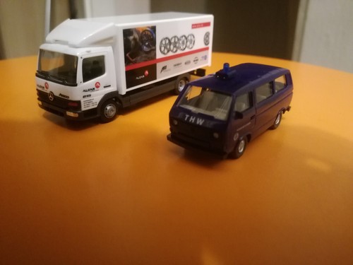 Spur H0 Fahrzeuge Konvolut LKW und THW VW Bus