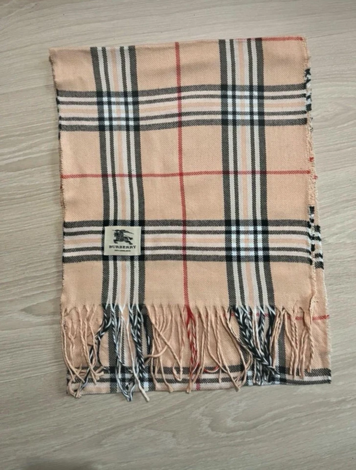 Burberry Scarf 100% Lambswool - Image 2 of 3