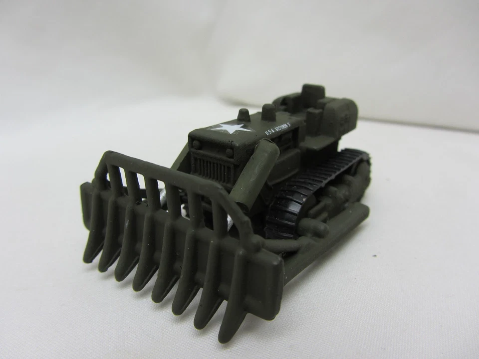 Yatming 1/64 Scale Bull Dozer Painted for US Army Use With Roco Minitanks - image 3 of 4