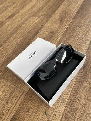 Celine Damen Sonnenbrille Schwarz Mit Gold Details Nicht Getragen Neue Mit Etui