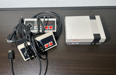 Nintendo Classic Mini: Nintendo Entertainment System Spielkonsole - Grau
