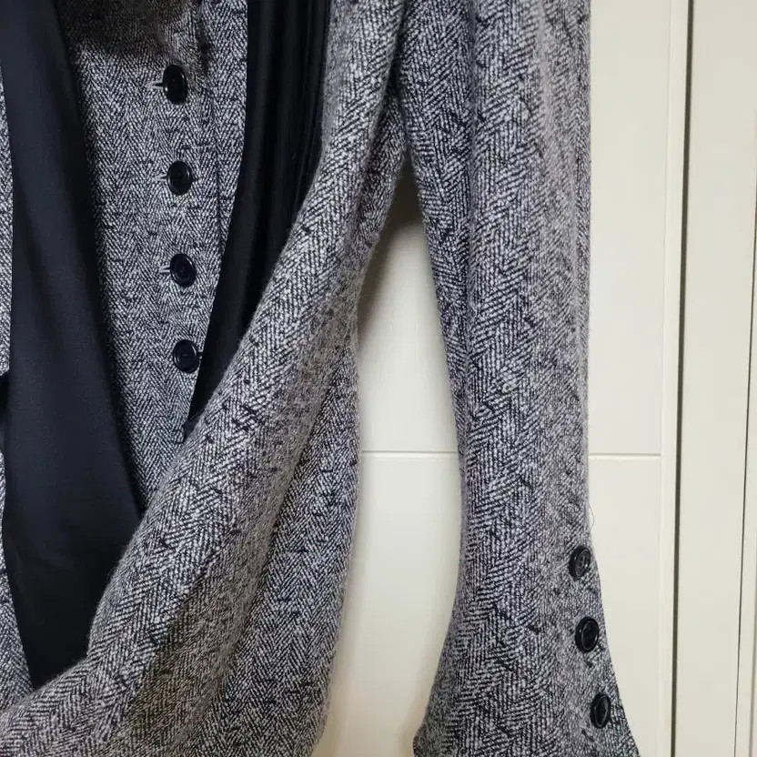 Valentino Boutique Jacket, Size 10, Elegant Vintage Style thumbnail 2