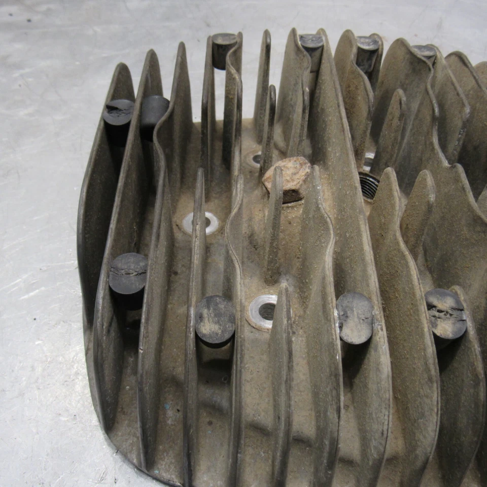 Culata Suzuki TS400 TS 400 1974 72-77 Apache TM400 11111-16500  Foto 3 de 4