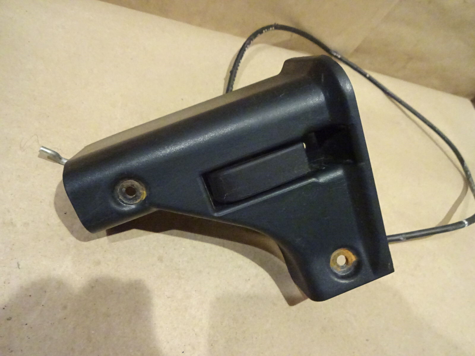 Ferrari California - LH Rear Seperator Hook With Cable P/N 82853100