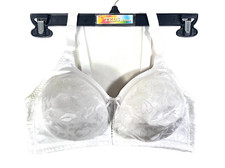 NWOT Bali Women's 38D Double Support Spa Closure Wireless Bra DF3372 White
