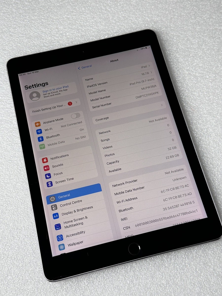 Apple iPad Pro 1st Gen. 32GB, Wi-Fi + 4G (Unlocked), 9.7 in