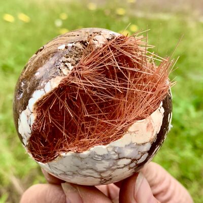 224G Rare iron ore Phosphorus Magnesium Mine Open Smile crystal ball Healing