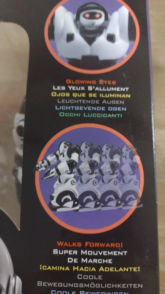 WOWWEE Mini Robosapien Miniature Of The Original RoboSapien-NEW. T2 - Image 4 of 4