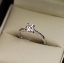 18k White Gold Diamond .60ct Wedding Ring Size H1/2 Hallmarked & Box + Invoice