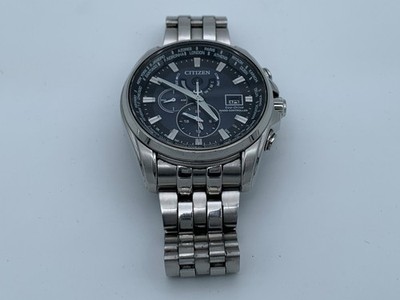 Citizen Men s Eco-Drive Radio Controlled World Time Bracelet Watch H820. #469