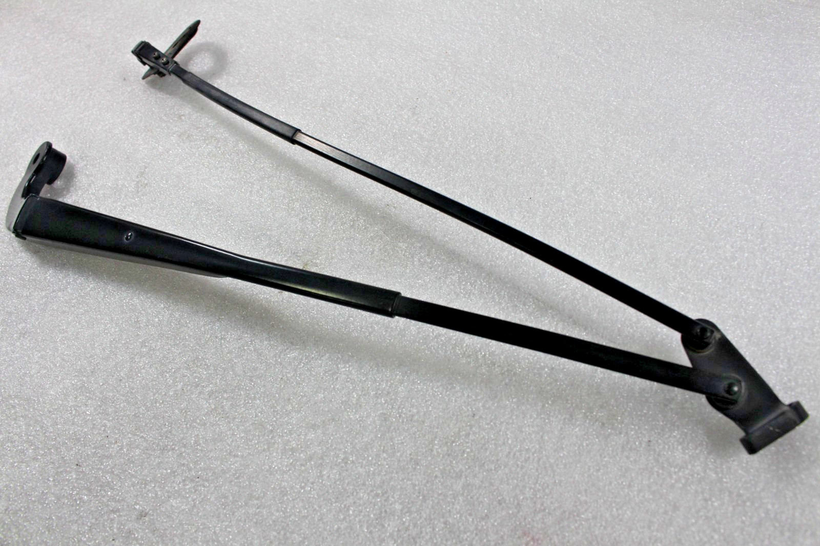 Maserati Quattroporte, LH, Left, Wiper Arm, Used, P/N 67843000