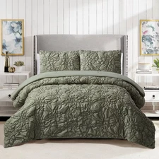 Modern Heirloom Full/Queen Comforter Green