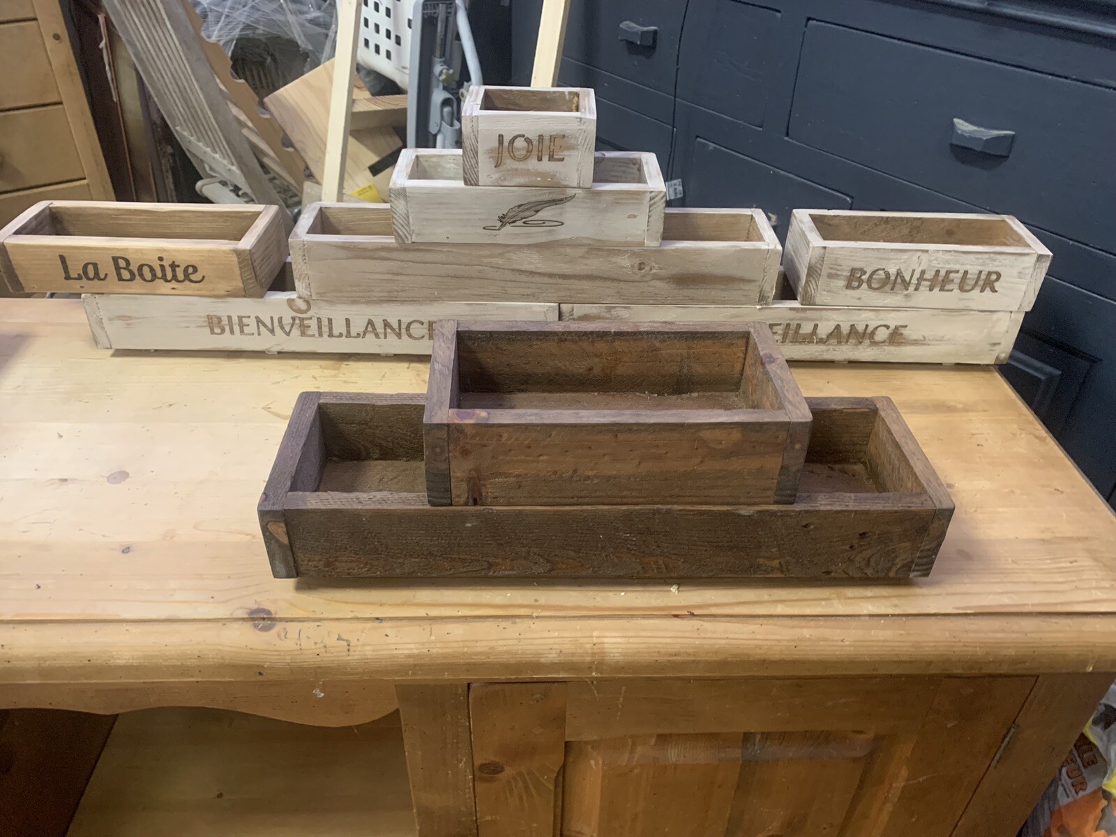 Boîte de rangement en bois pour ranger le désordre de la maison style campagne