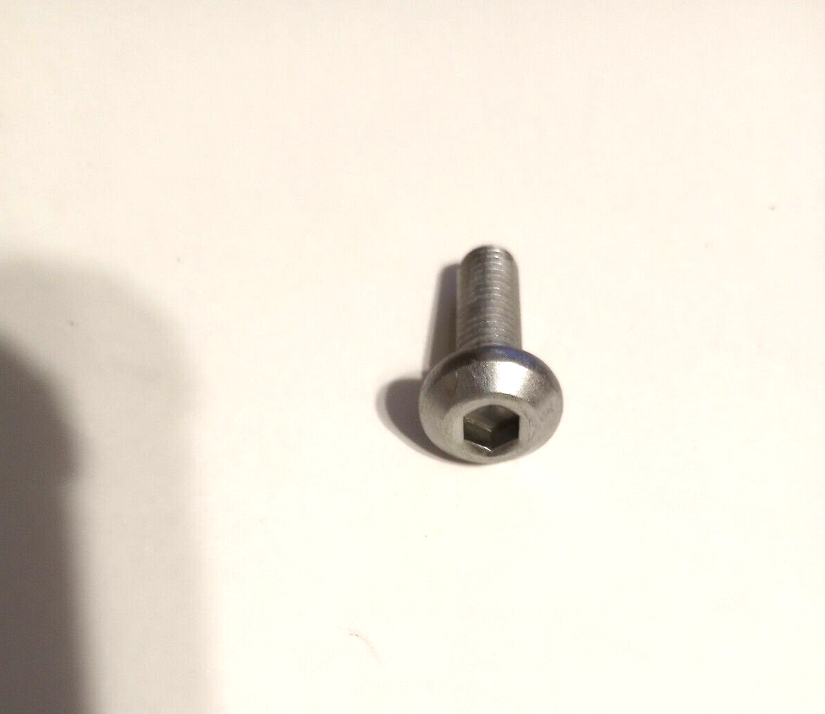 Yamaha FZ1, FZ8,R6, YZF-R7 Bolt NOS 90109-085G6 (L-3059) | eBay