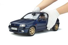 Renault Clio Williams • 1993 • NEU • GT Spirit GTS801201 • 1:8 (!) + Vitrine