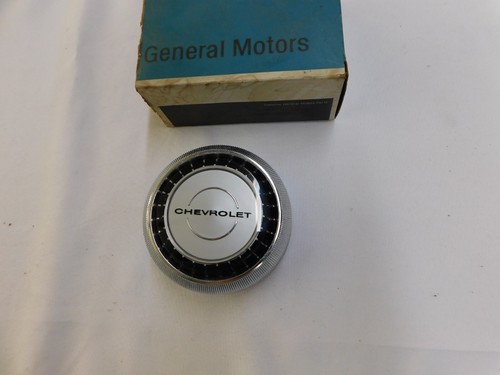 OER Chrome Steering Wheel Horn Cap – Fits 1964-1965 Chevy Impala / Bel Air – Vintage