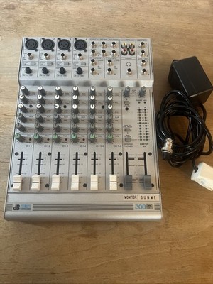 6-8 Spur Mixer db technologies 208 Compact Series mit Case