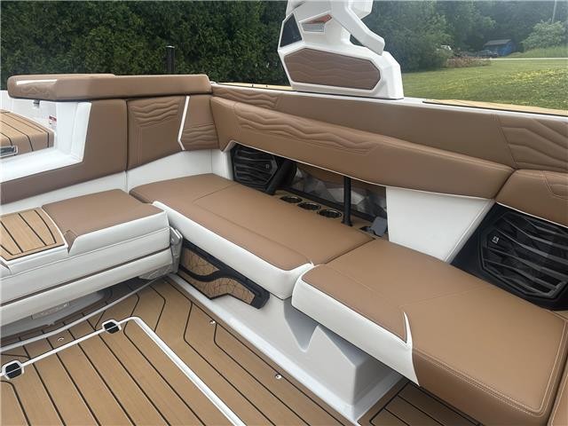 2025 Nautique G23  Victory Red