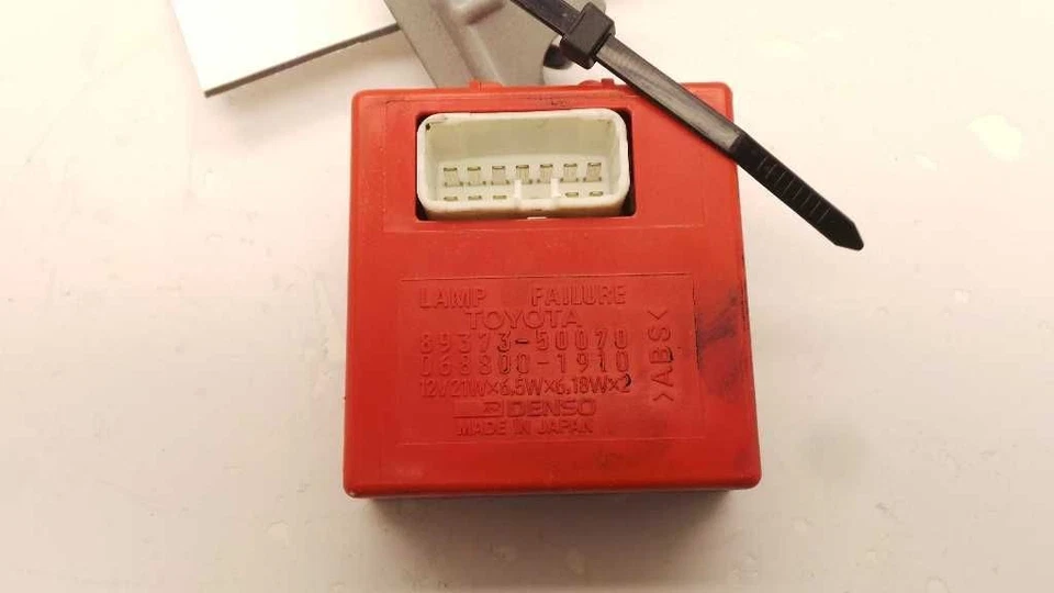 95 96 97 LEXUS LS400 ELECTRICAL RELAY TAIL LIGHT FAILURE - Image 4 of 4