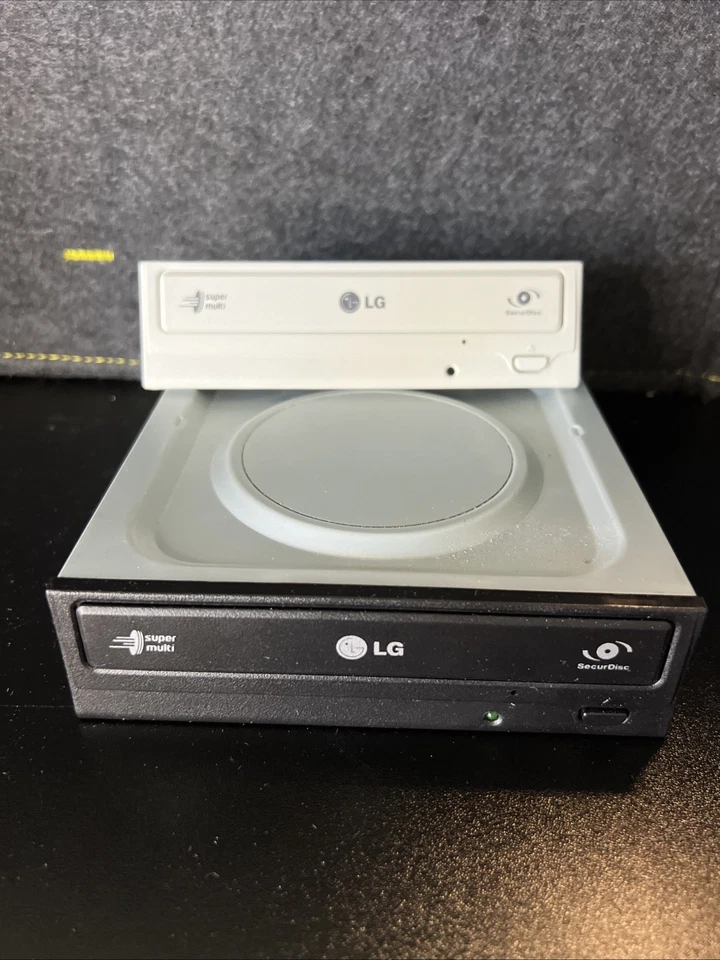 H-L Hitachi LG Data Storage GH22NP20 Super Multi DVD Rewriter Internal IDE Black - Image 2 of 4