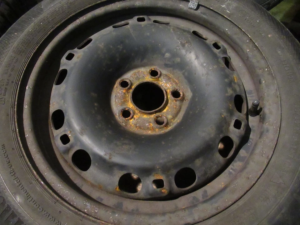 7mm Winterräder VW Polo 9N 6R Fun Cross Rapid Ibiza 185/60 R15 6Jx15 ET38 5x100 - Bild 2 von 4