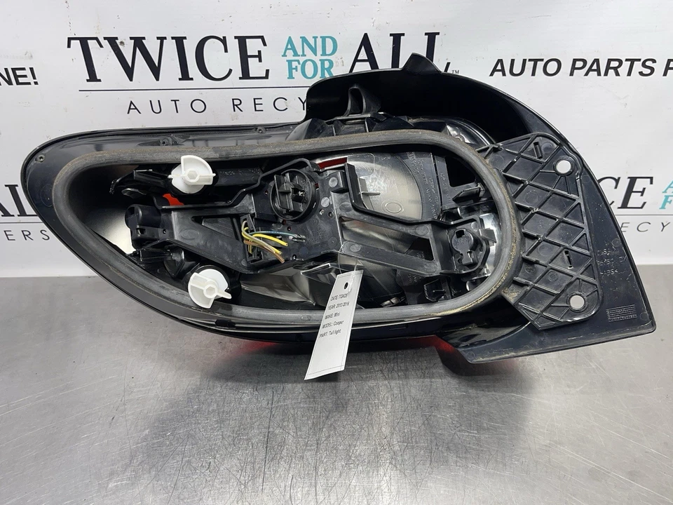 Задний правый тормозной задний фонарь с лампочками 2013–2016 Mini Cooper Paceman от оригинального производителя - Изображение 4 из 4