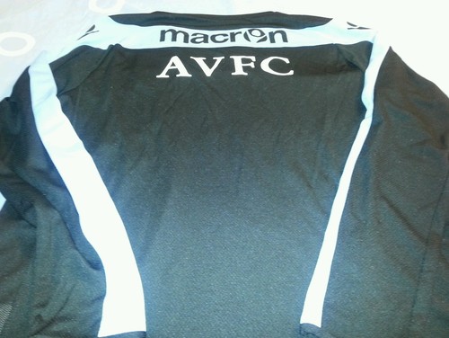 Macron Aston Villa FC training jerseys worn by players super rare size XXL - Picture 4 of 8