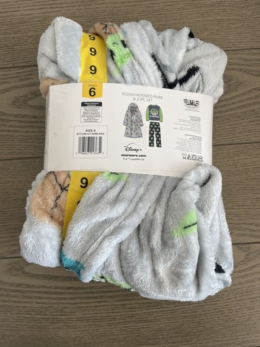 Baby Yoda Star Wars Plush Hooded Robe And Pj Set Size: Youth Small (6) - Picture 2 of 2