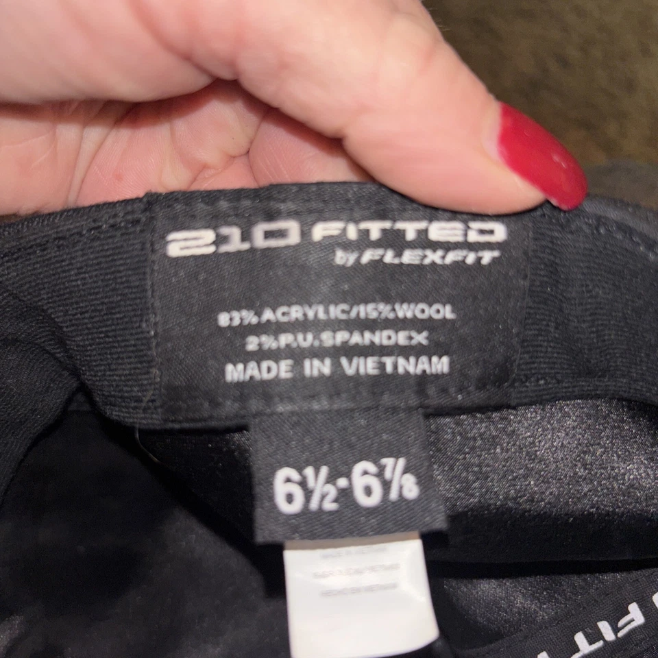 DC Shoes Logo 210 Fitted Flex Fit Brand Hat  Black/Green Size  6 7/8 New Era - Image 3 of 3