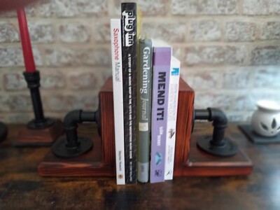 Rustikale Industrial Steampunk Rohr Buchstützen